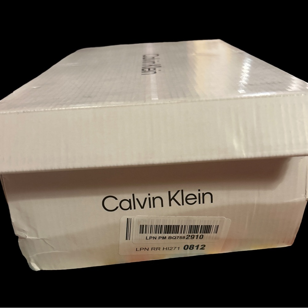 NIB Calvin Klein white vegan leather‎ Cylaie sneaker. Size 9.5 - Picture 8 of 9
